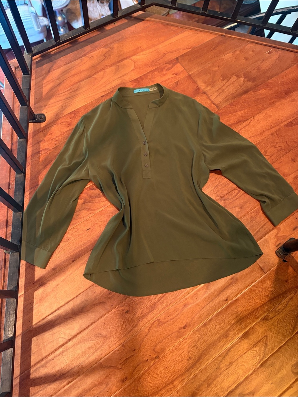 Alice + Olivia Oversized Silk Blouse Dark Fern Size Medium